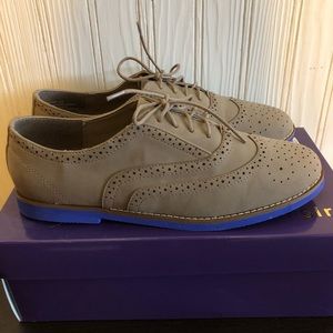 NWT Women’s casual shoe. Never worn, only tried on